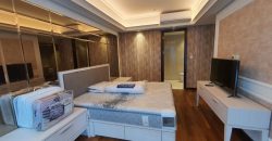 Sewa Apartemen Casa Grande 3BR Bella Fully Furnished Hadap Kolam