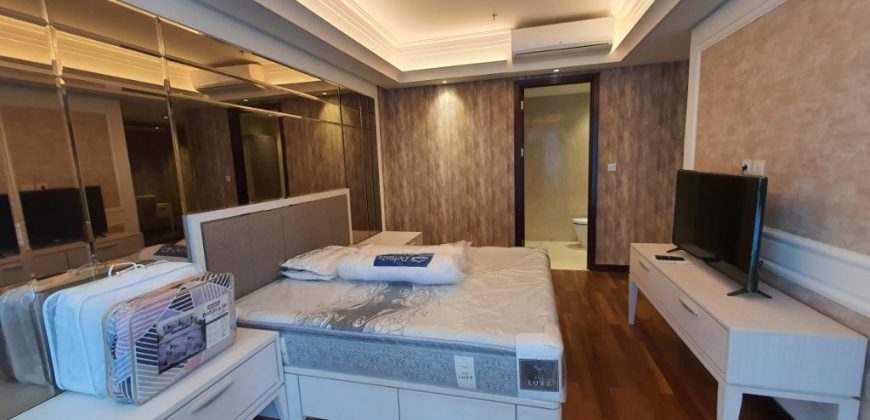 Sewa Apartemen Casa Grande 3BR Bella Fully Furnished Hadap Kolam