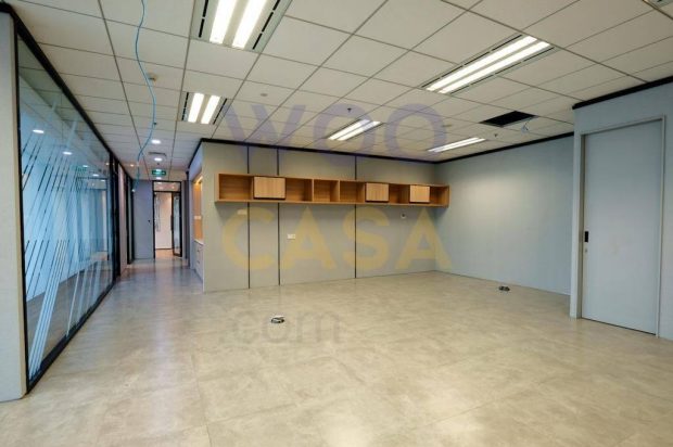 Sewa Kantor Pakuwon Tower Jakarta 262sqm Furnished Siap Pakai