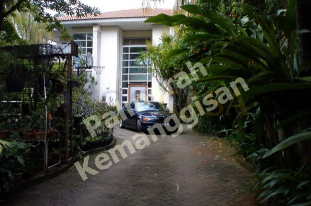 Jual Rumah Luas di Palmerah Kemanggisan dekat Kampus Binus