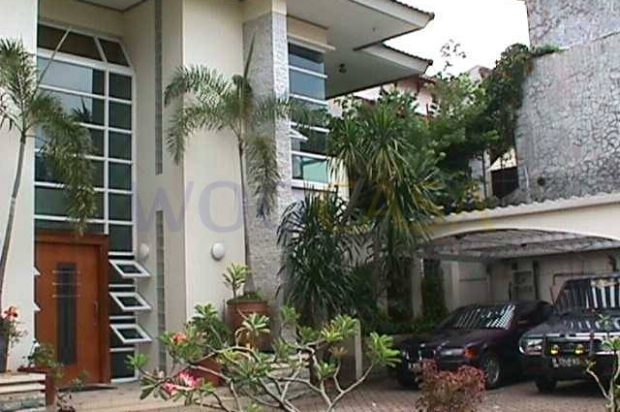 Jual Rumah Luas di Palmerah Kemanggisan dekat Kampus Binus