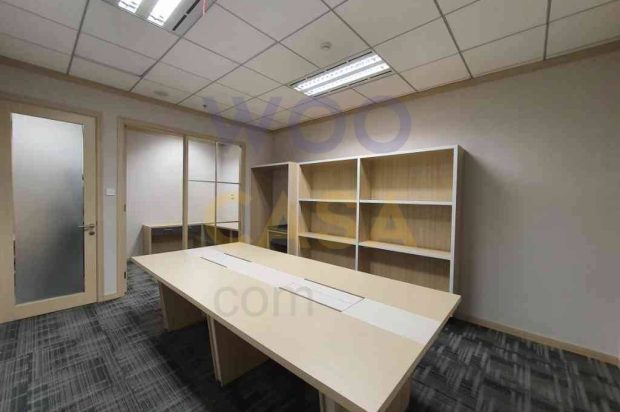 Disewakan Kantor Pakuwon Tower Fully Furnished 40sqm Siap Pakai