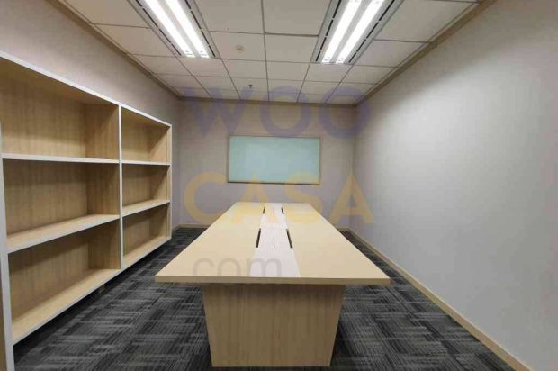Disewakan Kantor Pakuwon Tower Fully Furnished 40sqm Siap Pakai